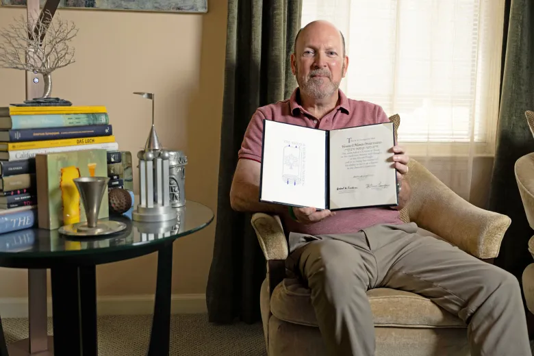Howard Steiermann with his Wexner Heritage Program certificate